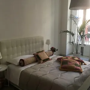 Maison Flores , Bari Italia